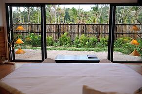 Chaloklum Residence by Kupu