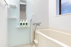 6 Minutes to Shinjuku Station by Train, Max 4 People