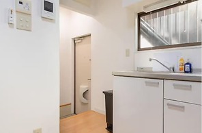 6 Minutes to Shinjuku Station by Train, Max 4 People