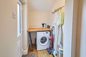 Host Stay Wardman Crescent