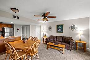 Full Kitchen Hot Tub Indoor Pool Sleeps 6