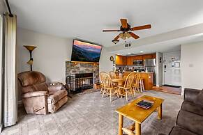 Full Kitchen Hot Tub Indoor Pool Sleeps 6