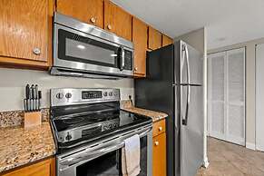 Full Kitchen Hot Tub Indoor Pool Sleeps 6