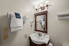 Full Kitchen Hot Tub Indoor Pool Sleeps 6