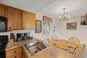 Mountain Views Sleeps 6 Heated Pool Hot Tub