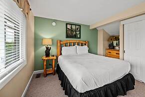 Mountain Views Sleeps 6 Heated Pool Hot Tub