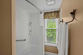 Mountain Views Sleeps 6 Heated Pool Hot Tub