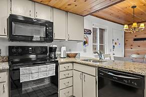 Sleeps 4 Heated Pool Hot Tub Mountain View