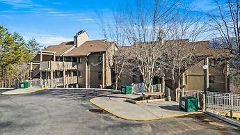 Sleeps 4 Heated Pool Hot Tub Mountain View