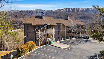 Sleeps 4 Heated Pool Hot Tub Mountain View