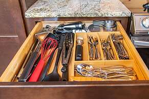 Mountain Views Sauna Hot Tub Fire Pit