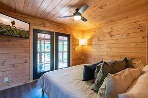 Mountain Views Sauna Hot Tub Fire Pit