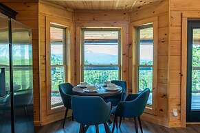 Mountain Views Sauna Hot Tub Fire Pit