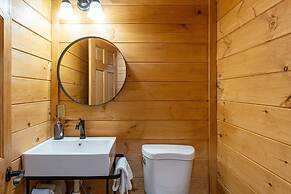 Mountain Views Sauna Hot Tub Fire Pit