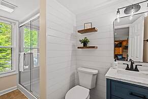 Indoor Pool Mountain Views Hot Tub Sleeps 6