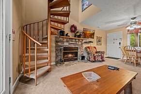 Hot Tub Heated Pool Mountain Views Sleeps 6