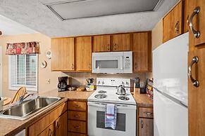 Hot Tub Heated Pool Mountain Views Sleeps 6