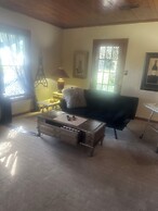 Mama Jeans Pillowville Home