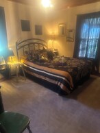 Mama Jeans Pillowville Home