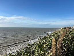 Ocean Side With Free Parking By My Getaways