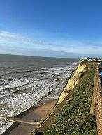 Ocean Side With Free Parking By My Getaways