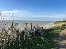 Ocean Side With Free Parking By My Getaways