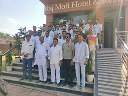 Rajmoti hotel& restro
