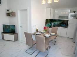 Apartments Sun Dance 2 With Heated Pool