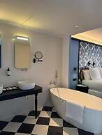 Hotel Divino by Fimedhotels