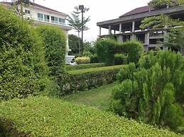 Chakaville Beach Resort