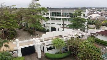 Chakaville Beach Resort