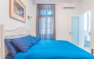 Fairytale - Maltese Balcony - Separate Living Room