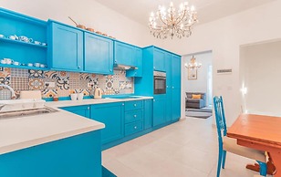 Fairytale - Maltese Balcony - Separate Living Room