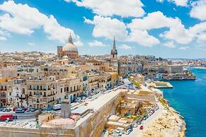 Luxury 2BR Valletta Apartment - Square Sea View