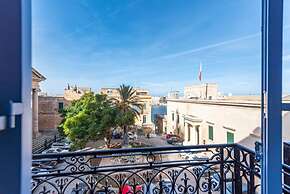 Luxury 2BR Valletta Apartment - Square Sea View