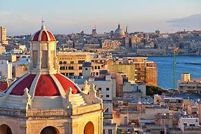 Luxury 2BR Valletta Apartment - Square Sea View