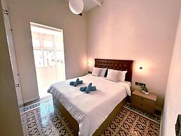 Local Living 2BR 2BA With Patio - Duplex Apartment