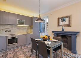 Boutique Style 1BR Apartment- Square Sea View