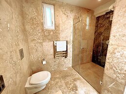 Maltese Style 1-bedroom Apartment With a Patio