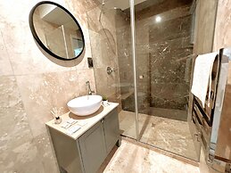 Self Check-in 1BR Refurbished Apartment