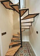 Local Gem Spacious 2BR 2BA Duplex Apartment