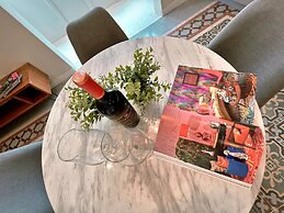 Local Gem Spacious 2BR 2BA Duplex Apartment