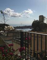 Spacious 1BR Penthouse With a Rooftop Terrace