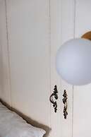 Exquisite Apartment With Patio