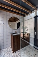 Exquisite Apartment With Patio