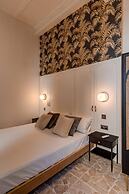 Exquisite Apartment With Patio