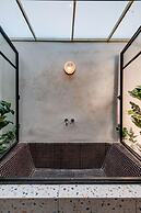 Exquisite Apartment With Patio