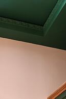 Spacious Apartment With Patio and Workspace