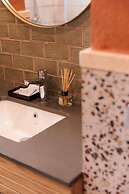 Spacious Apartment With Patio and Workspace