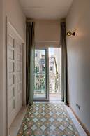 Spacious Apartment With Patio and Workspace